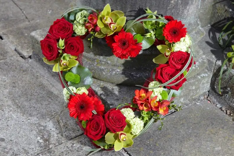 Funeral Open Heart Red and Green Funeral Open Heart Red and Green