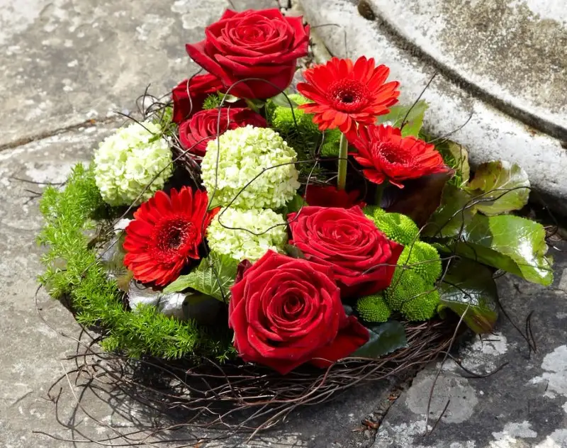 Red and Green Posy Flower Arrangement Red and Green Posy Flower Arrangement