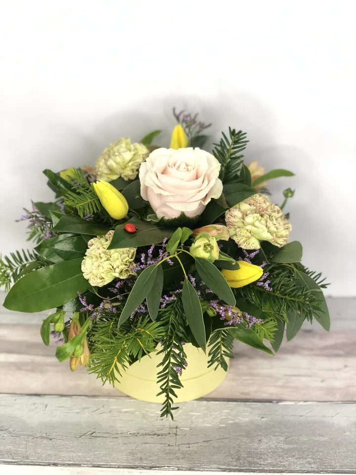 Spring Peardrops Hatbox of Flowers