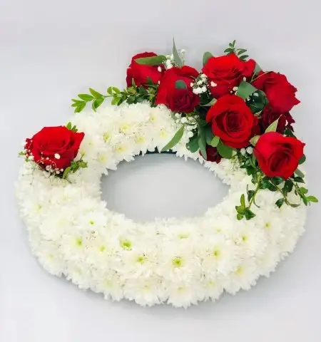 Traditional Wreath - White and Red Traditional Wreath - White and Red